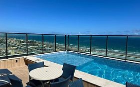Studio a 150m da praia em Salvador Piscina com Vista do Mar
